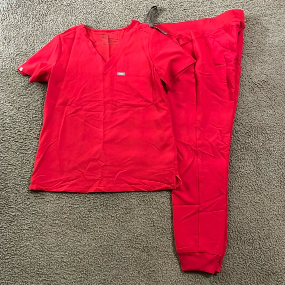 Figs Scrubs Set Color Red